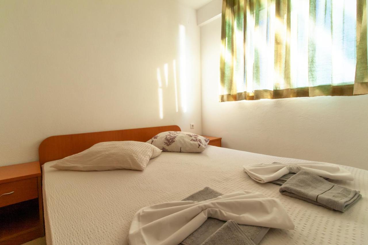 Apartments Laura Неум Екстер'єр фото